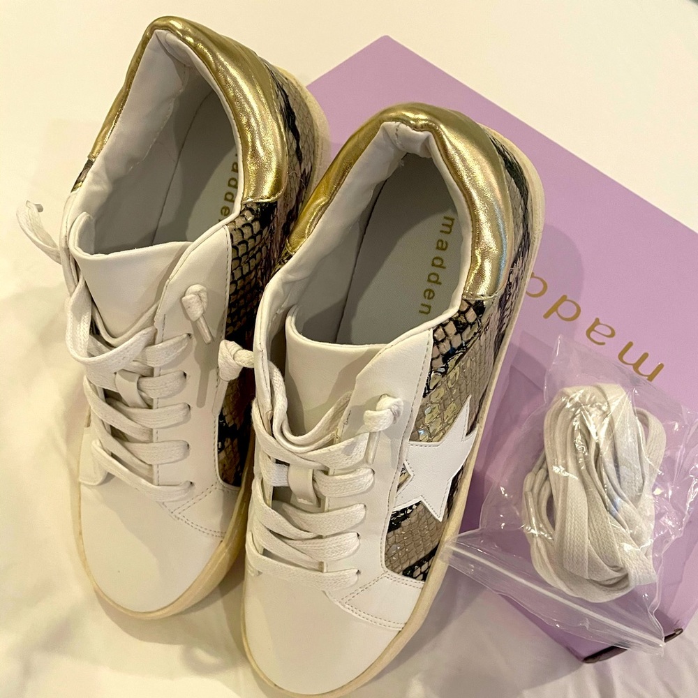 Madden Girl Larrk Sneakers size 7